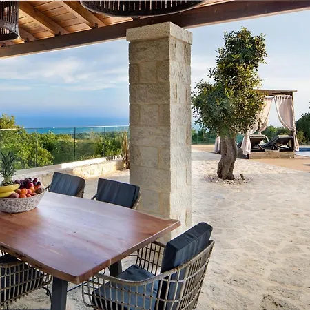 Stoneville Villa *